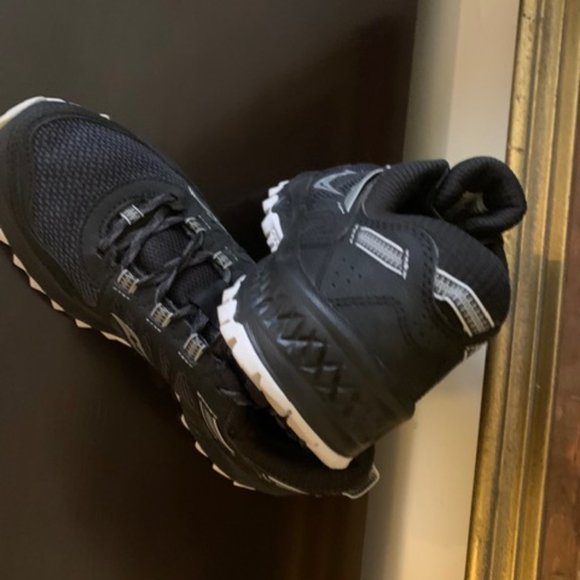 Sneakers - Picture 7 of 7